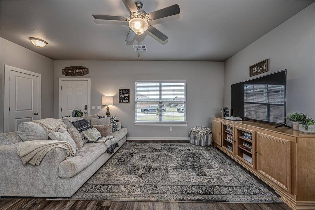 Yukon, OK 73099,14201 Athens LN