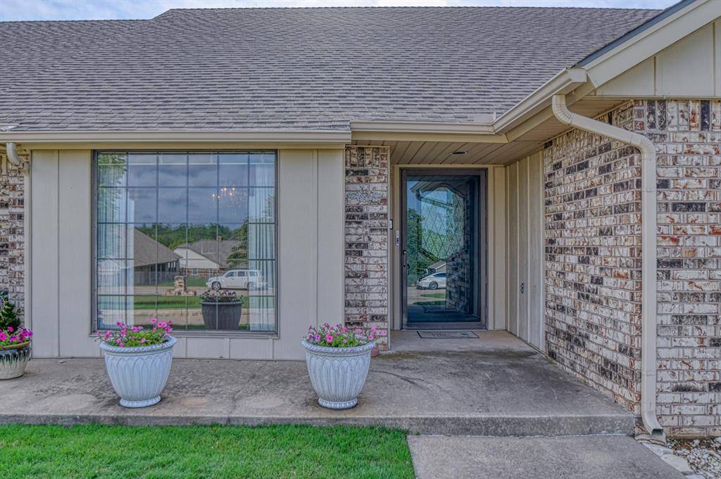 Midwest City, OK 73130,812 Country LN