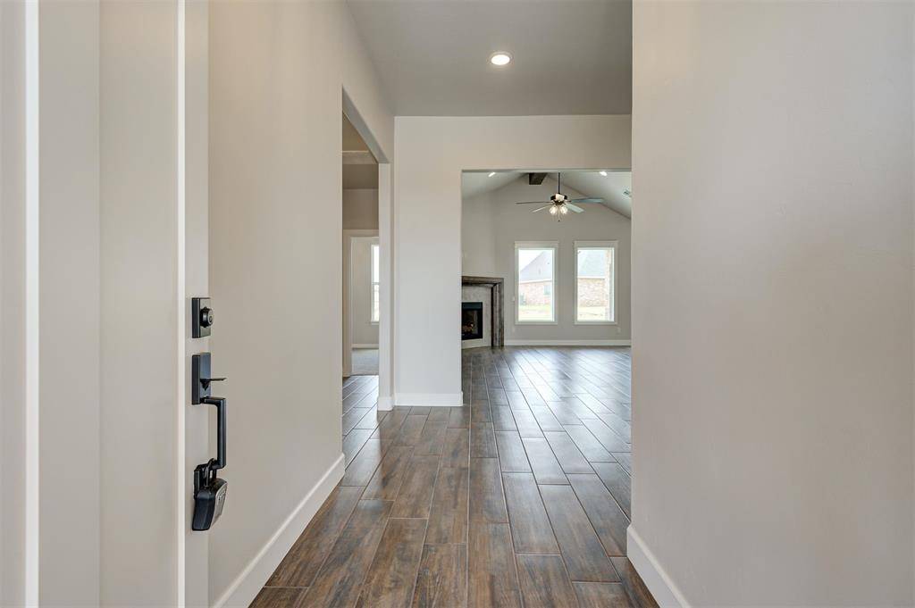 Mustang, OK 73064,10412 SW 49th ST