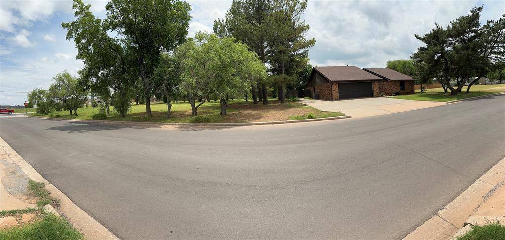 Weatherford, OK 73096,2308 Lynn LN