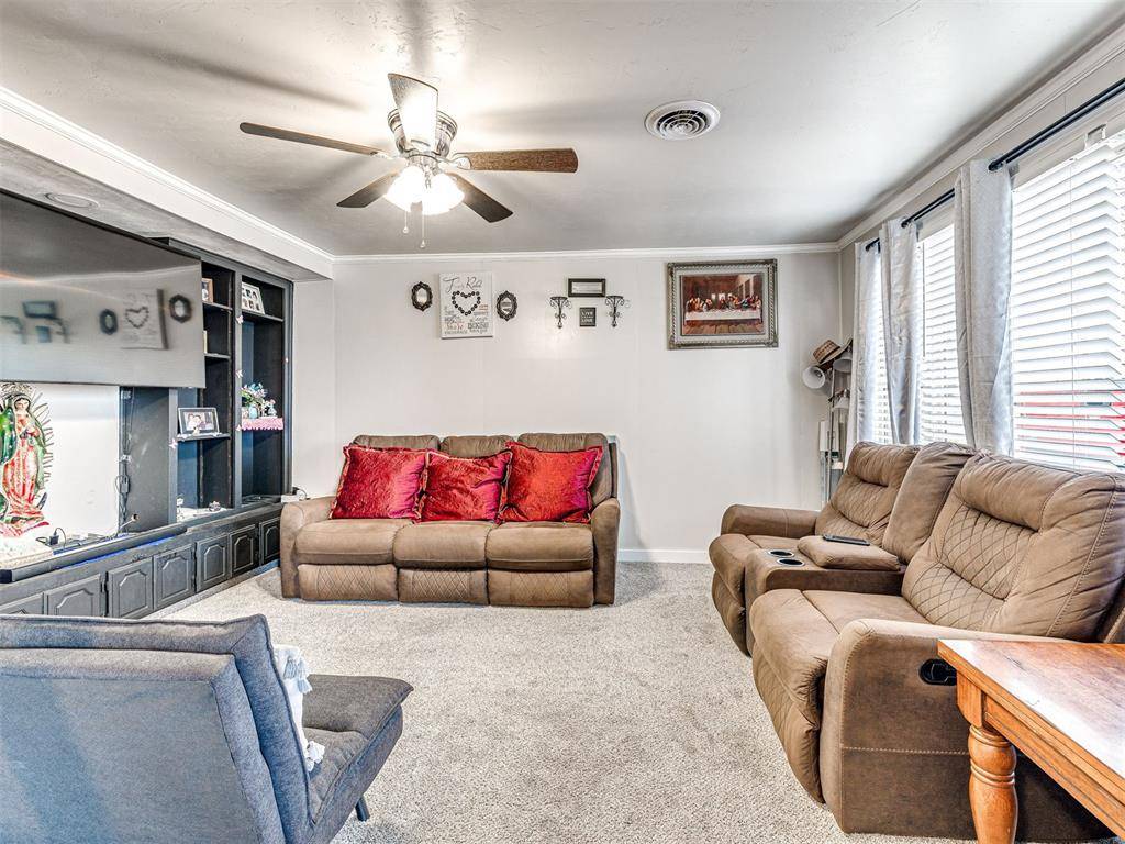 Ardmore, OK 73401,434 Locust ST