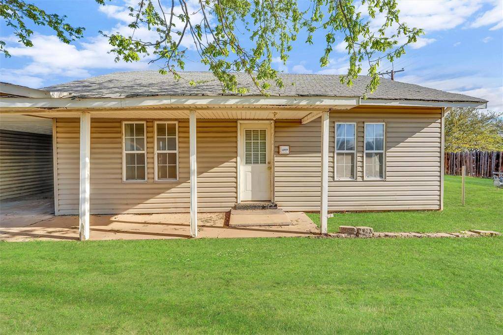 Erick, OK 73645,209 E 3rd ST