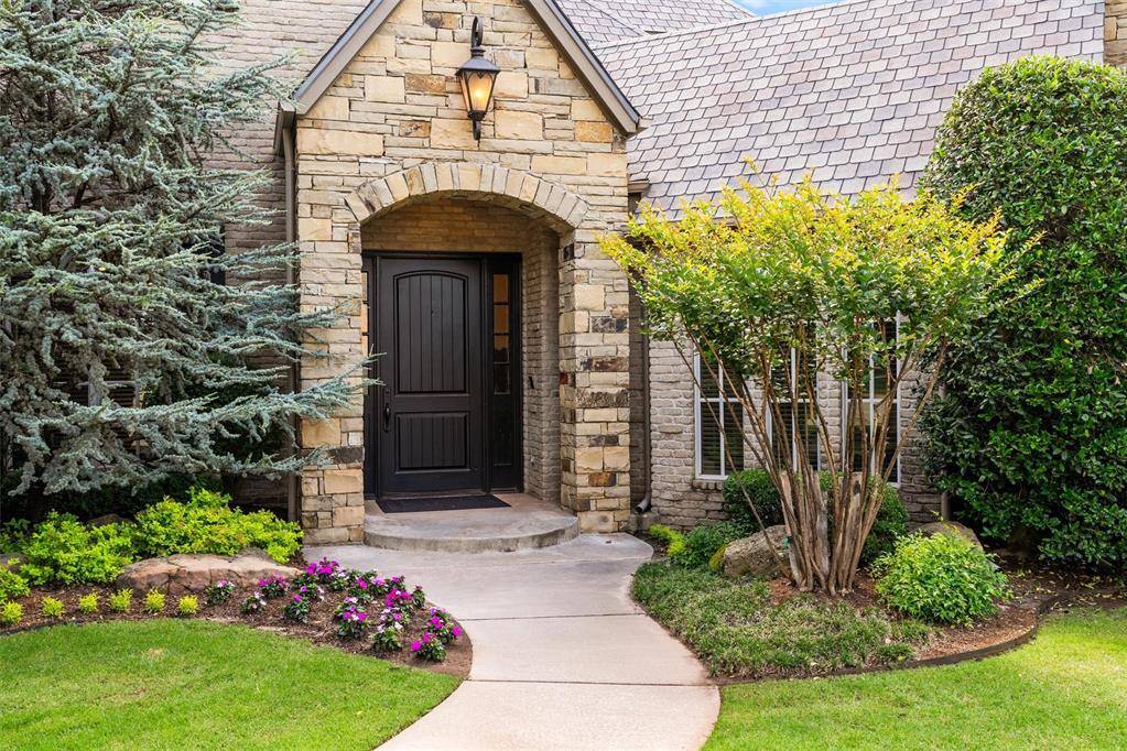 Edmond, OK 73025,6424 Oak Heritage