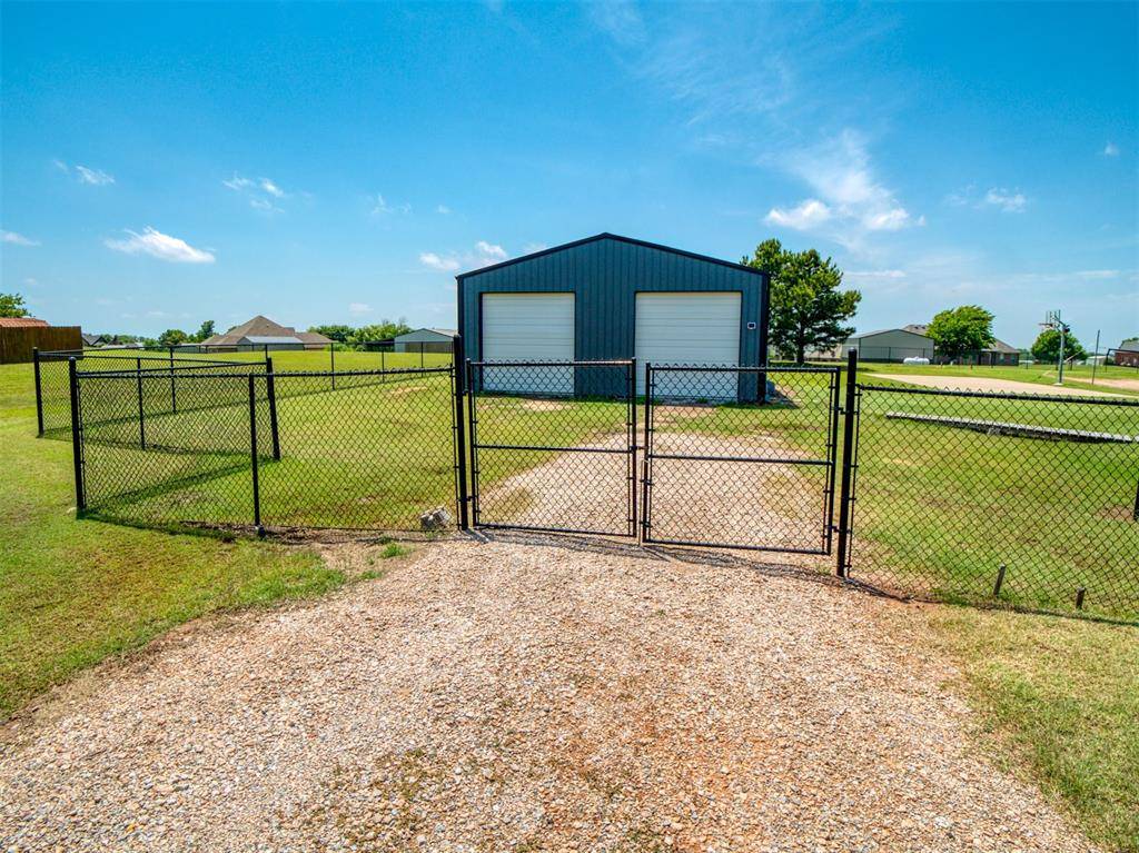 Tuttle, OK 73089,866 County Street 2922