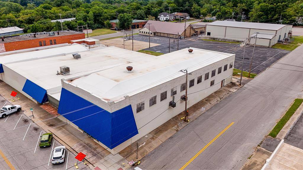 Shawnee, OK 74801,501 E Main ST