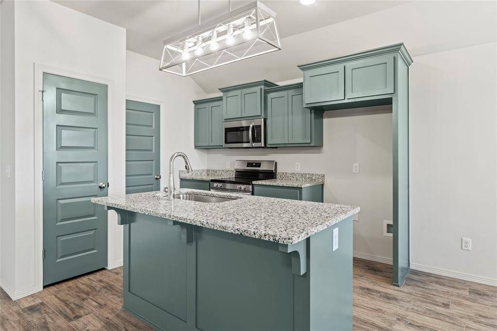 Harrah, OK 73045,4645 Lincoln LNDG