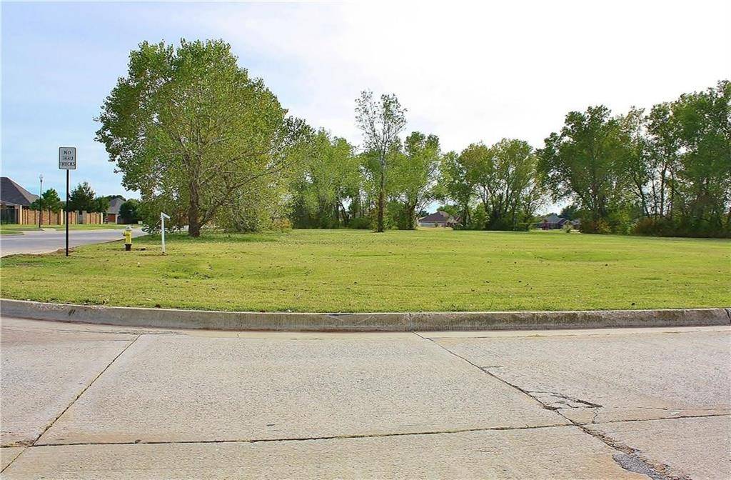 Yukon, OK 73099,102 Landmark DR
