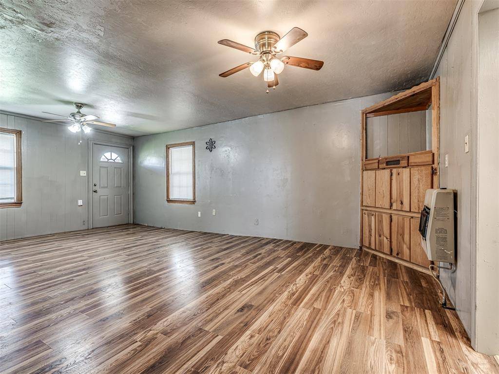 Mcloud, OK 74851,211 S 6th ST