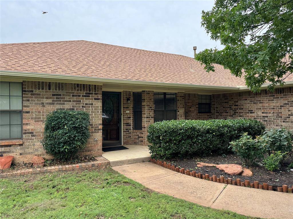 Edmond, OK 73013,2301 Tanglewood DR