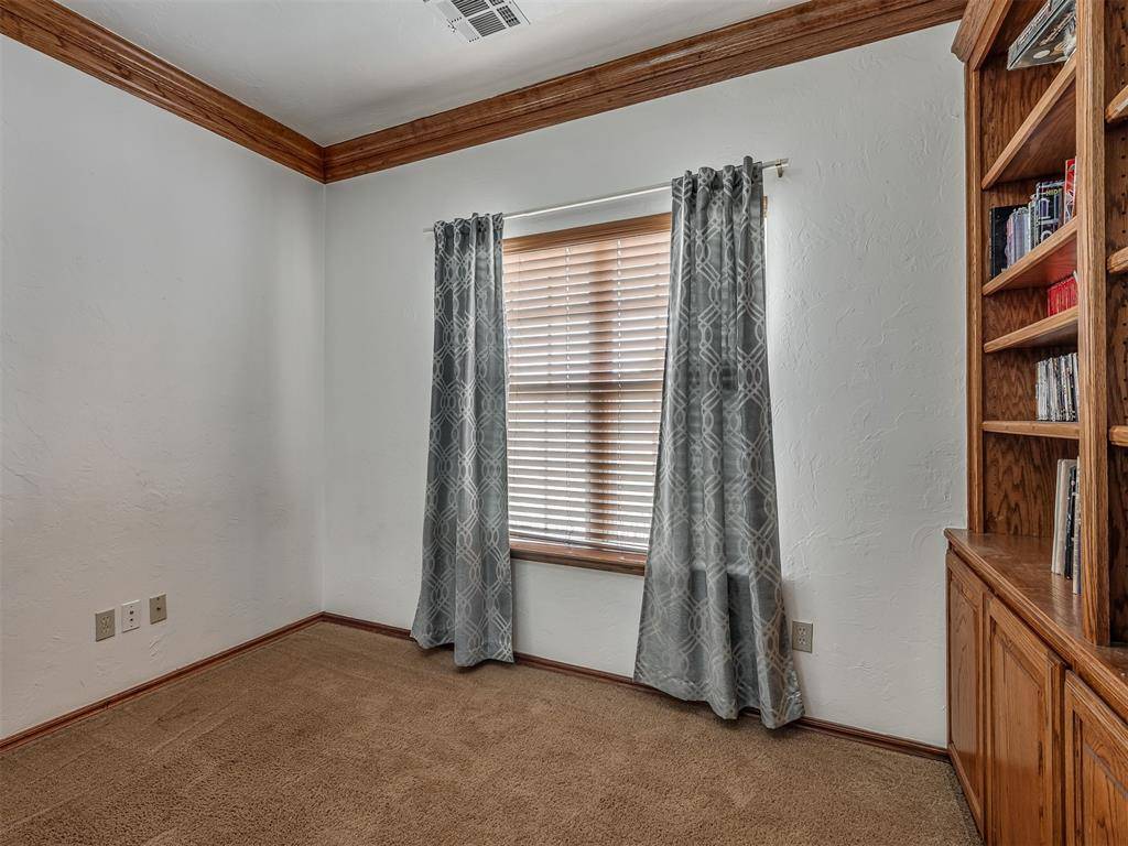 Tuttle, OK 73089,989 County Street 2949