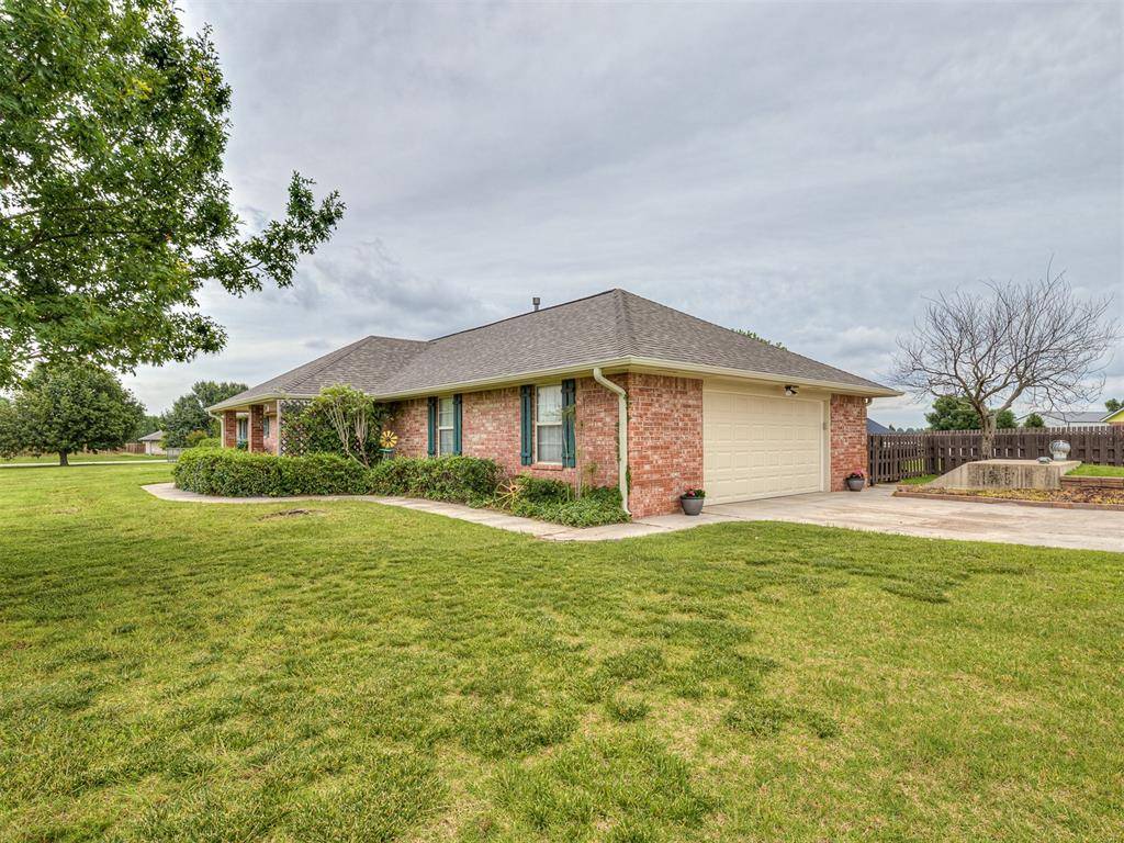 Tuttle, OK 73089,975 Garden RD