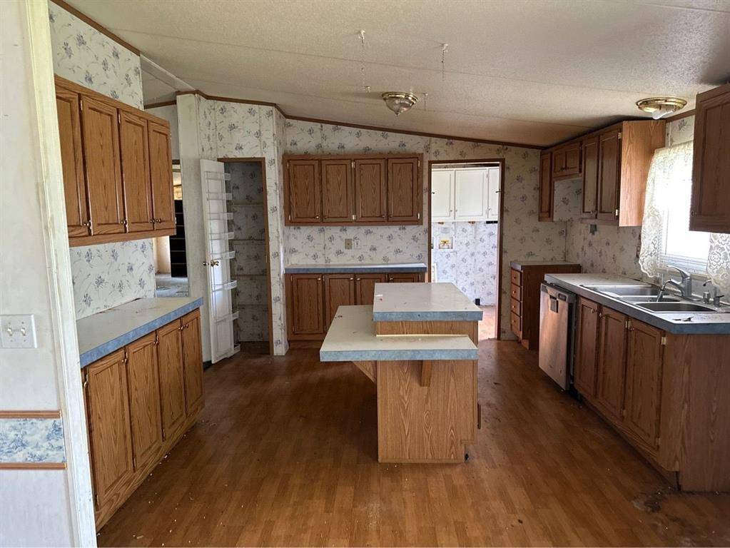 Tuttle, OK 73089,1194 County Street 2955 ST