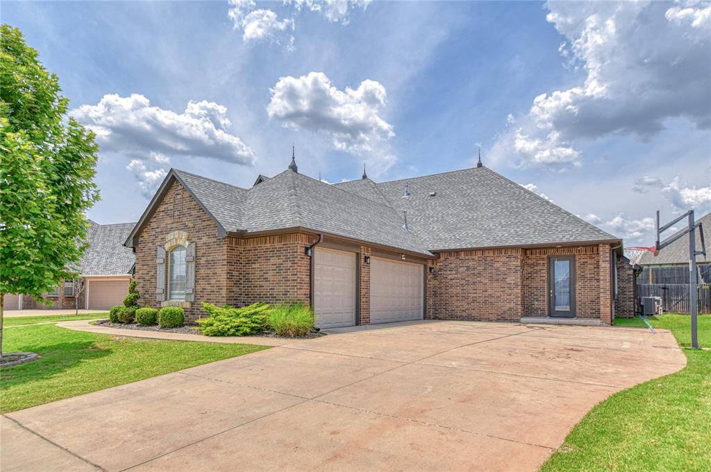 Edmond, OK 73013,3017 Colton DR