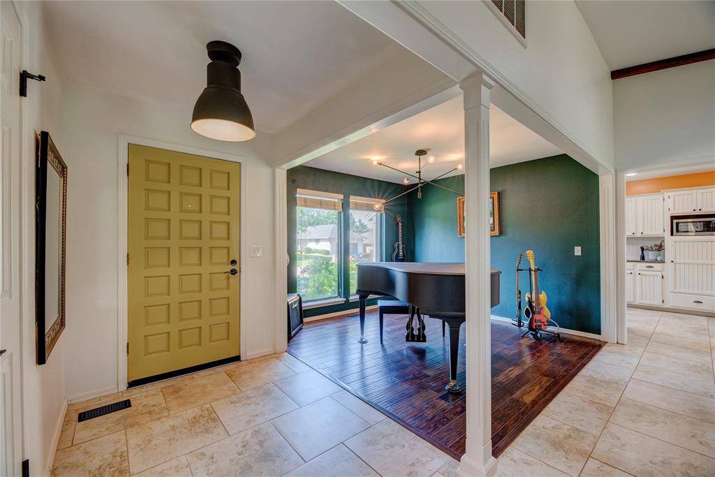 Oklahoma City, OK 73162,6348 Hyde Park DR