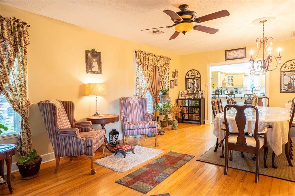 Pauls Valley, OK 73075,828 N Pine ST