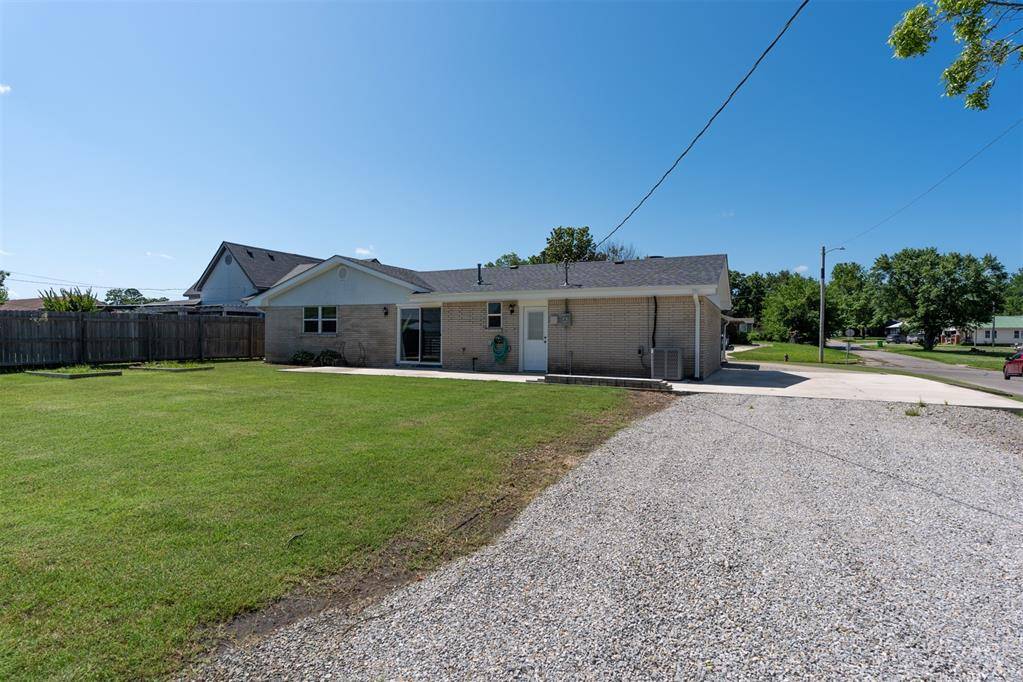Okemah, OK 74859,822 W Broadway ST