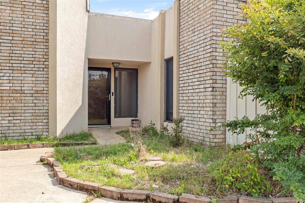 Oklahoma City, OK 73120,12725 Silver LN