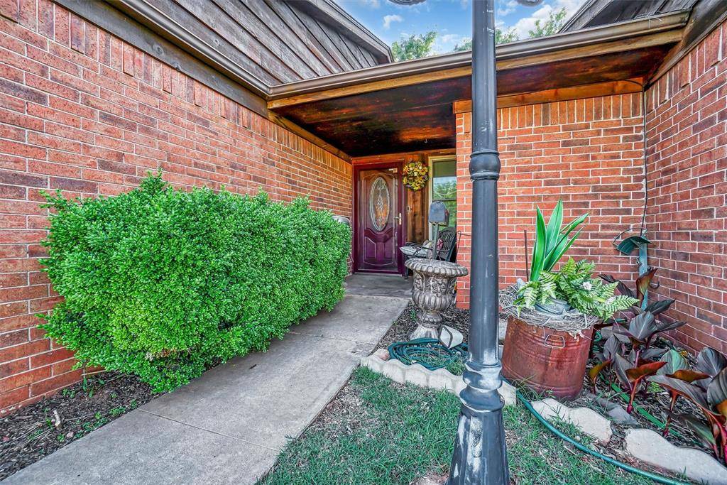 Clinton, OK 73601,1108 S 13th ST