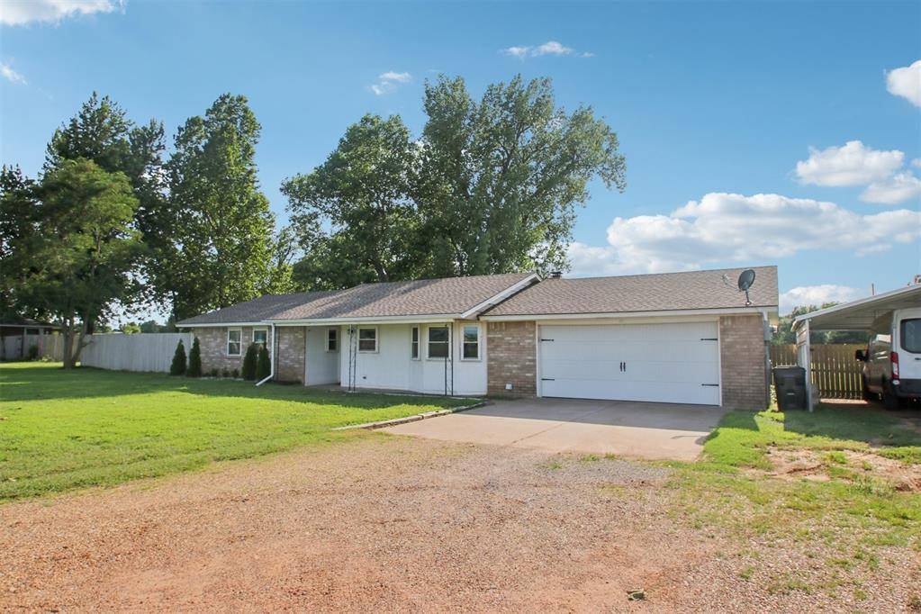 Tuttle, OK 73089,870 S Cemetery RD #2940