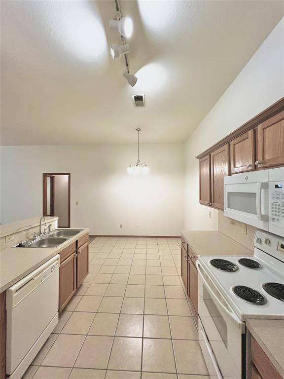 Norman, OK 73071,1304 Commerce DR #2