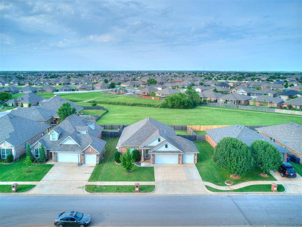 Edmond, OK 73012,18232 Scarborough DR