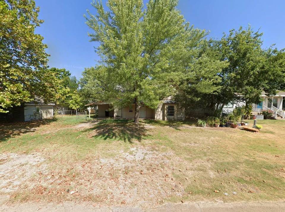 Stroud, OK 74079,307 E 2nd ST