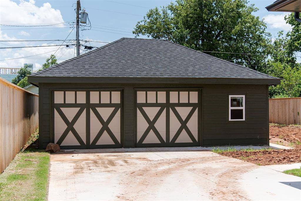 Oklahoma City, OK 73105,814 NE 18th ST