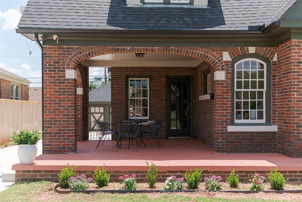 Oklahoma City, OK 73105,814 NE 18th ST