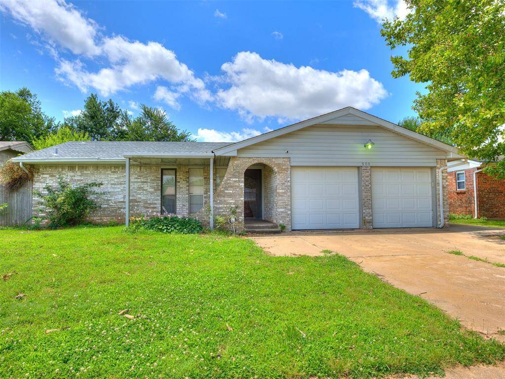 Midwest City, OK 73110,900 Meadowridge DR