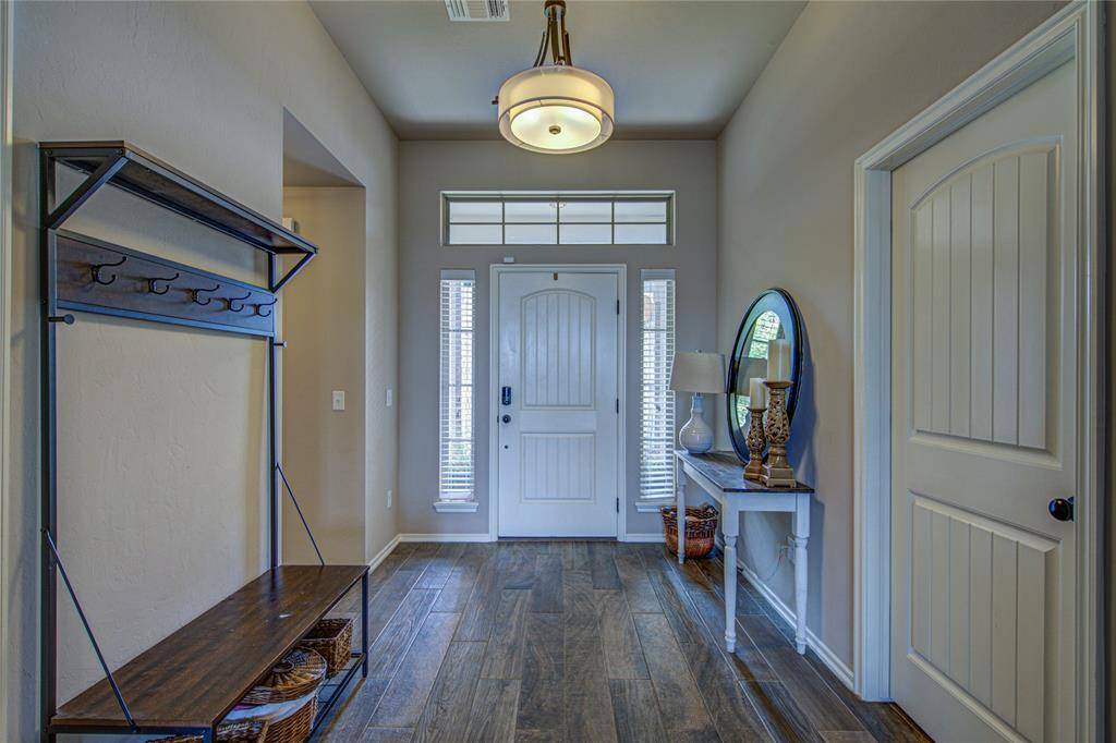 Norman, OK 73071,901 Kings Canyon RD