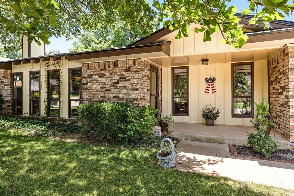 Edmond, OK 73013,2408 Shady Tree LN