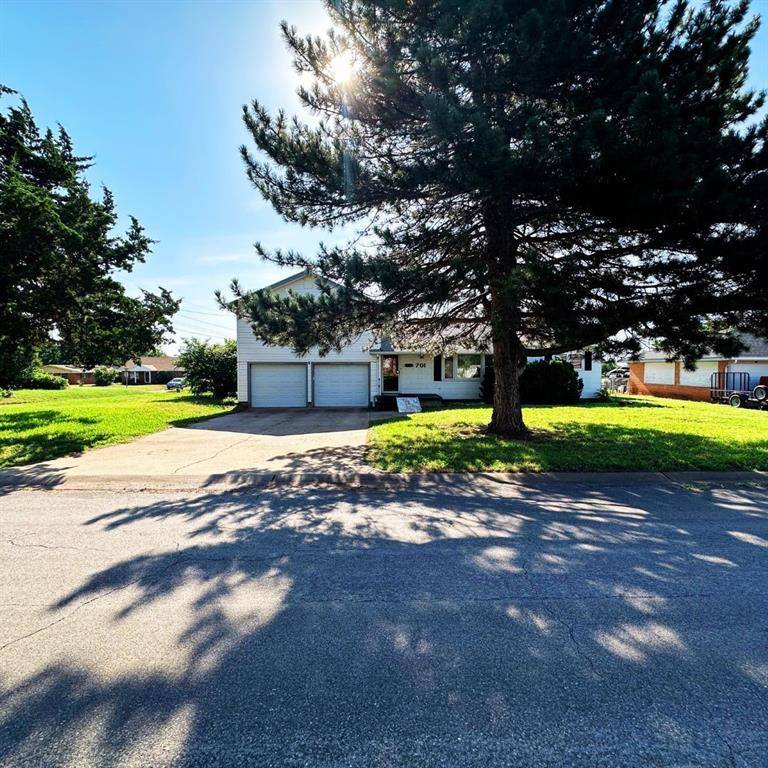 Clinton, OK 73601,701 S 18th ST