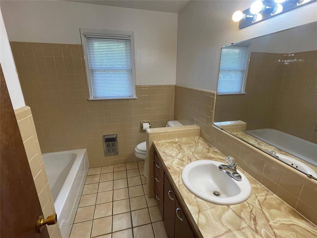 Weatherford, OK 73096,817 E Kee