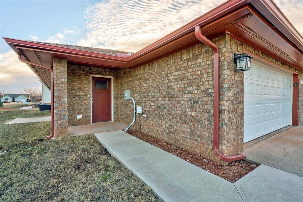 Stillwater, OK 74074,401 S Debra CT