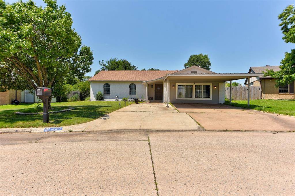 Moore, OK 73160,201 N English DR