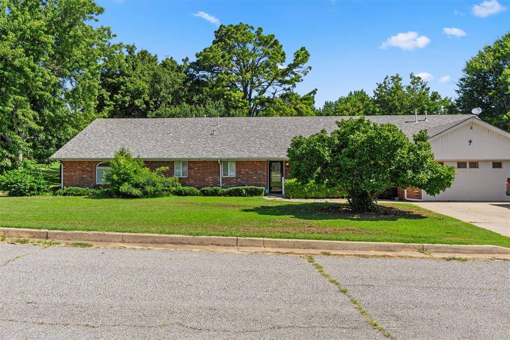 Chickasha, OK 73018,2420 Pearl ST