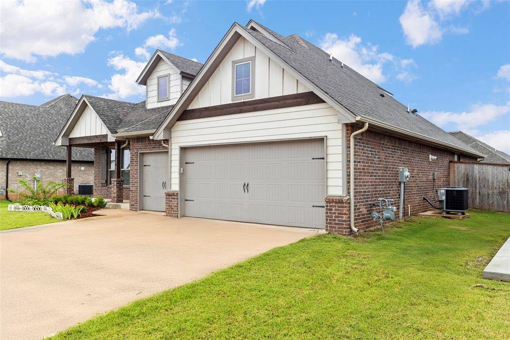 Edmond, OK 73013,15913 Coneflower DR