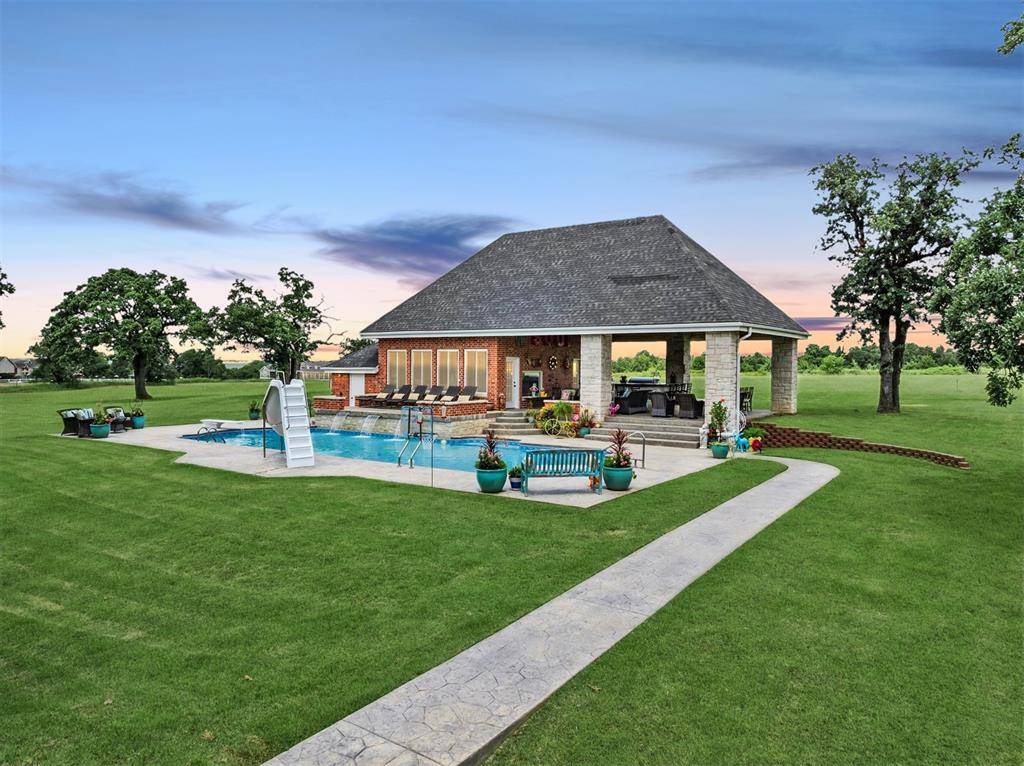 Guthrie, OK 73044,512 E Prairie Grove RD