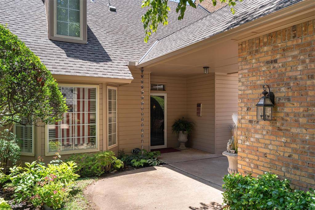 Edmond, OK 73025,704 Aberdeen RD