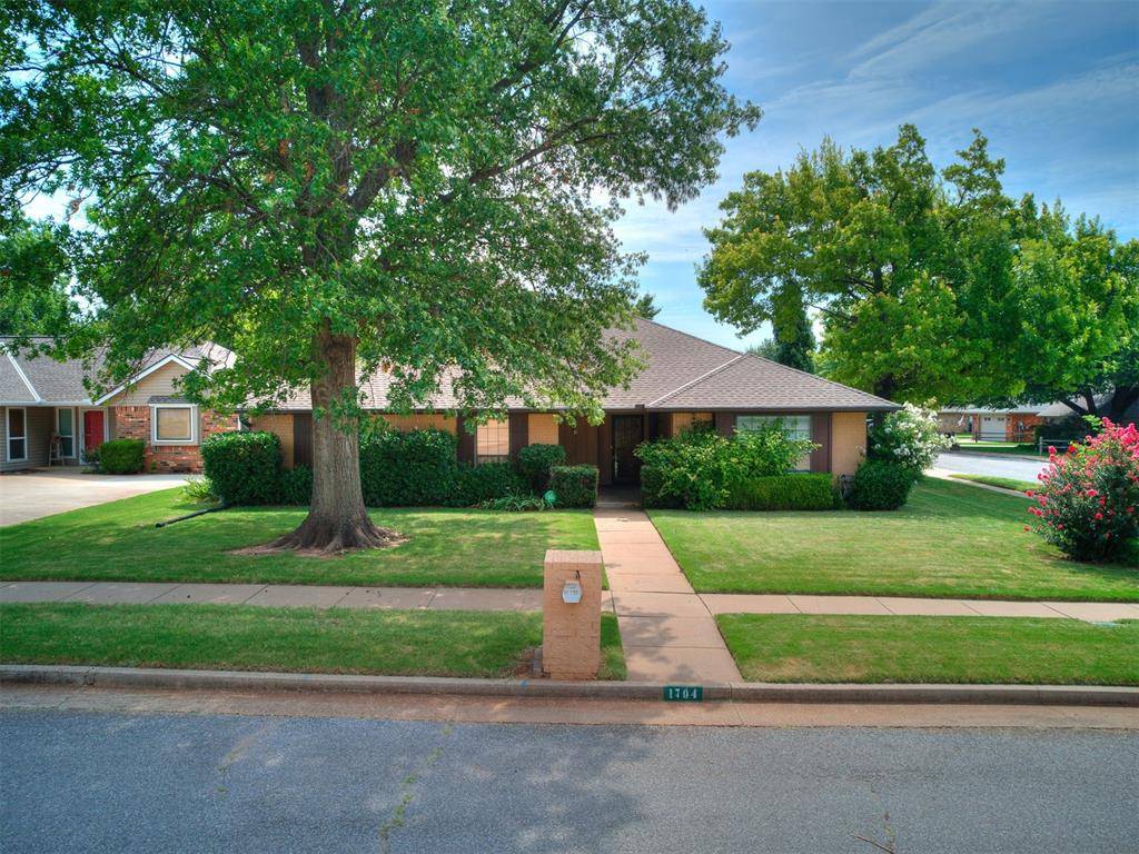 Edmond, OK 73013,1704 Magnolia LN