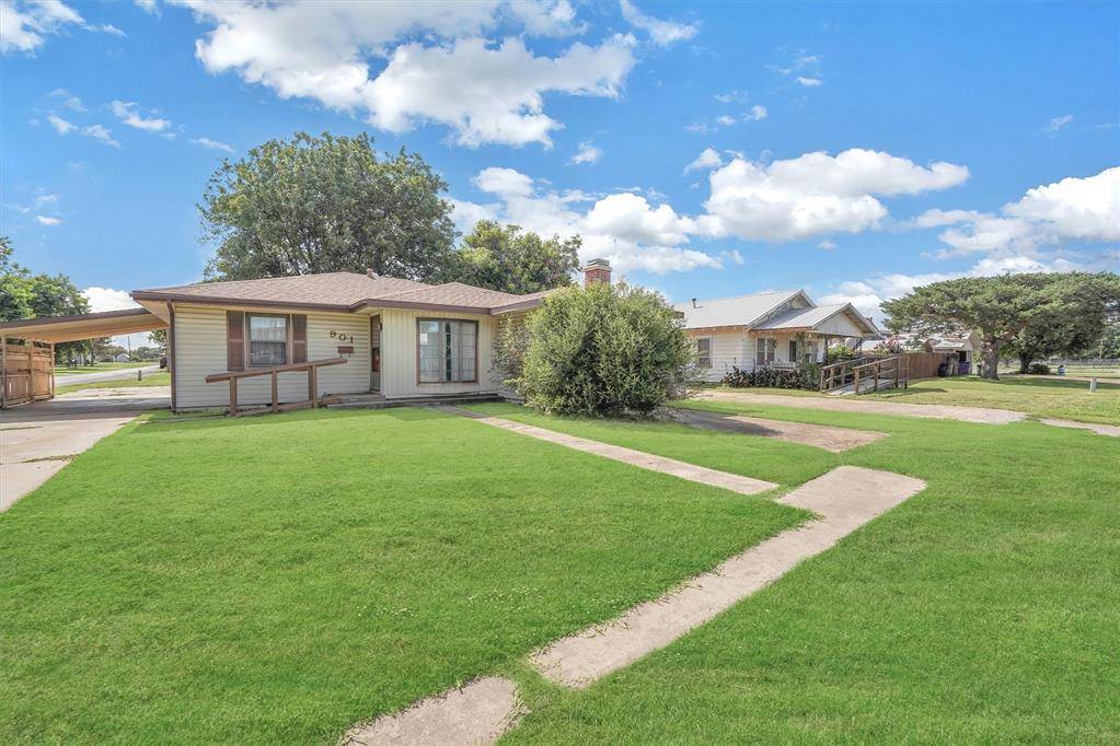 Mangum, OK 73554,901 N N. Michigan AVE