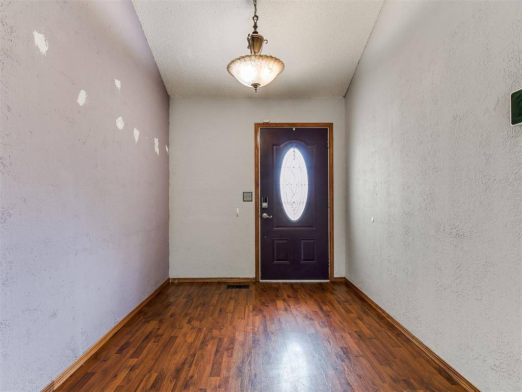 Oklahoma City, OK 73162,6905 Bear Canyon DR