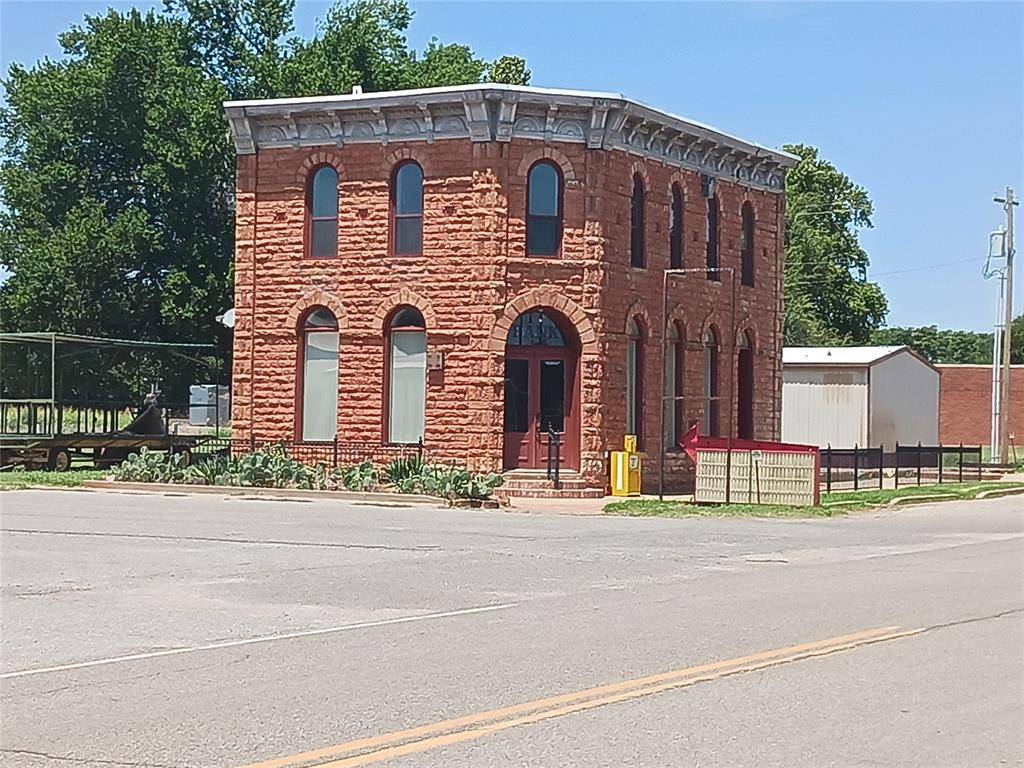 Mulhall, OK 73063,106 N Main ST