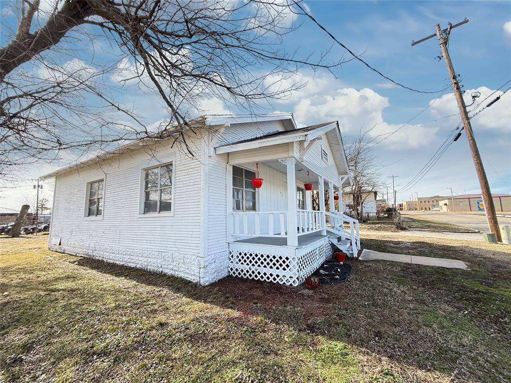 Seminole, OK 74868,413 E Evans ST
