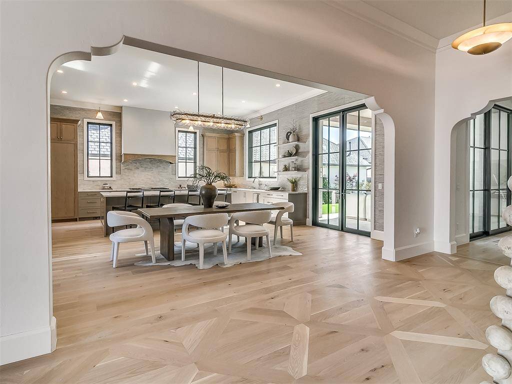 Edmond, OK 73013,908 NW 157th TER