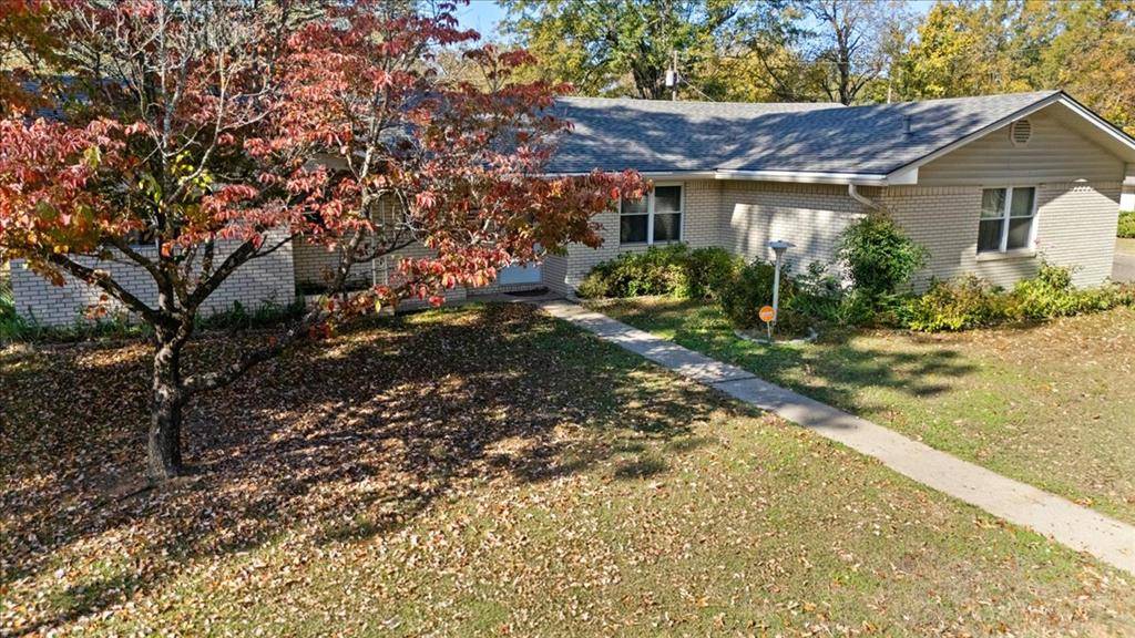 Idabel, OK 74745,501 SE AVE J AVE