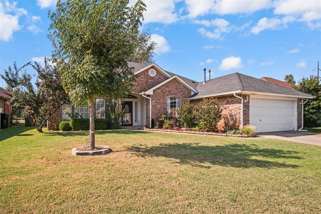 Edmond, OK 73013,15713 Hyde Parke DR