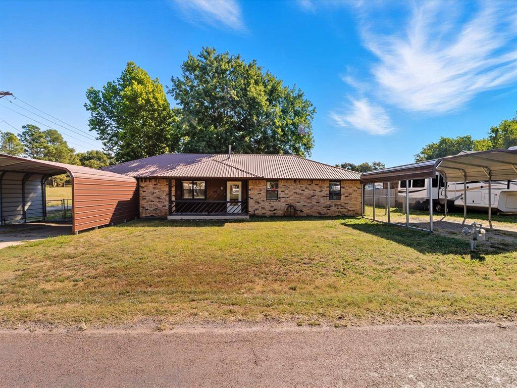 Wynnewood, OK 73098,209 S East AVE