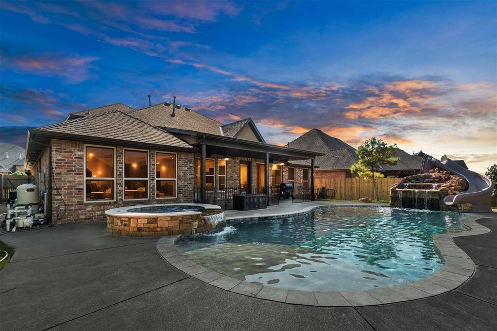 Yukon, OK 73099,9021 NW 148th PL