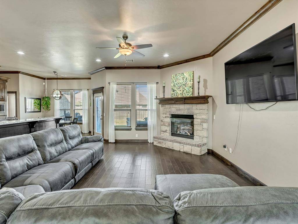 Oklahoma City, OK 73179,5504 St James PL